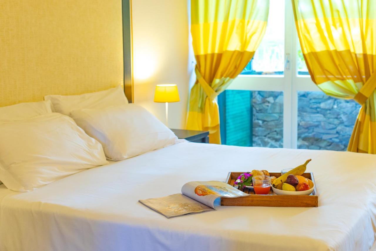 Unahotels Club Hotel Ancora Stintino Exterior photo